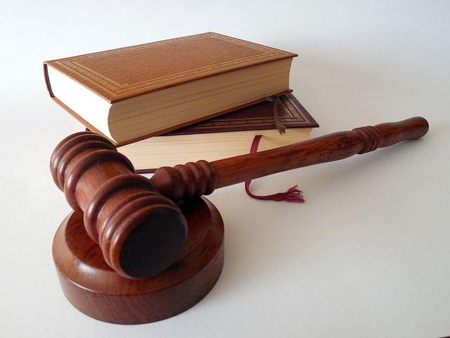 http://pixabay.com/en/hammer-books-law-court-lawyer-719066/
